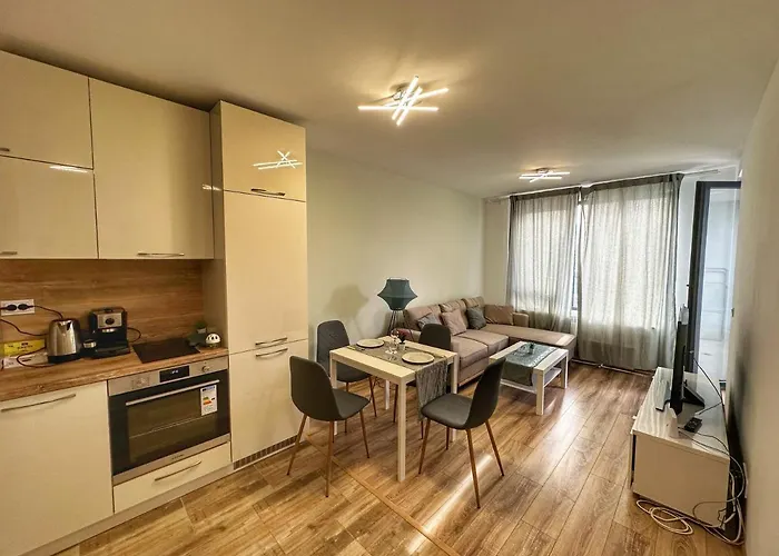 Cloud 9 Apartment By Lmg